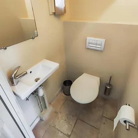 2 Bedroom Lovely In Saint-laurent-de-la-ca *