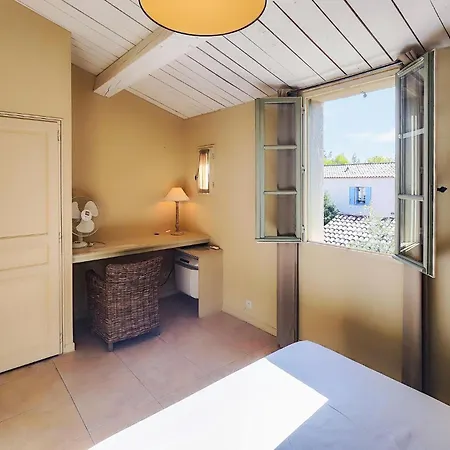 Dom wakacyjny 2 Bedroom Lovely In Saint-laurent-de-la-ca