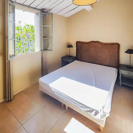 2 Bedroom Lovely In Saint-laurent-de-la-ca Dom wakacyjny