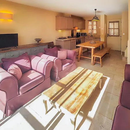 2 Bedroom Lovely In Saint-laurent-de-la-ca Dom wakacyjny *