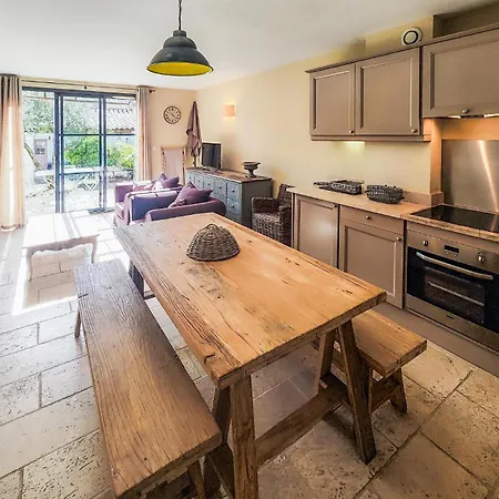 Dom wakacyjny 2 Bedroom Lovely In Saint-laurent-de-la-ca *