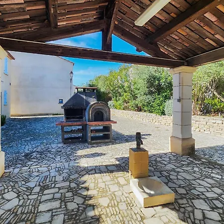 Casa vacanze 2 Bedroom Gorgeous In Saint-laurent-de-la-ca Saint-Laurent-de-la-Cabrerisse