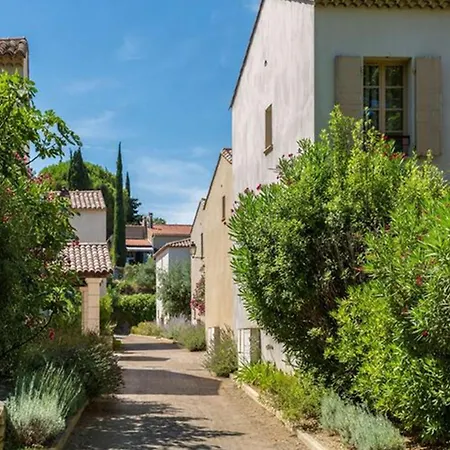 2 Bedroom Lovely In Saint-laurent-de-la-ca Dom wakacyjny *